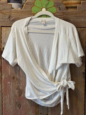 Billabong White Short Sleeve Wrap Tie Top size large